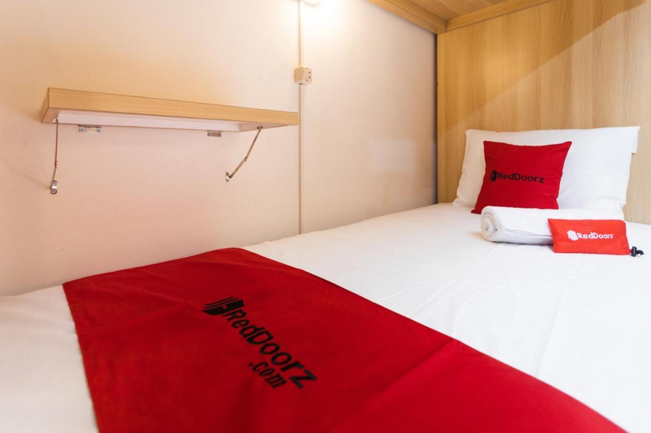 Reddoorz Hostel @ Malang City Center 2 Экстерьер фото