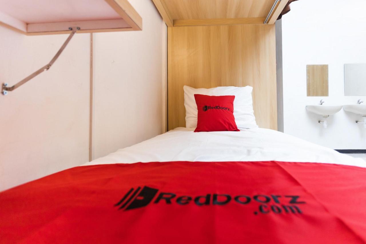Reddoorz Hostel @ Malang City Center 2 Экстерьер фото